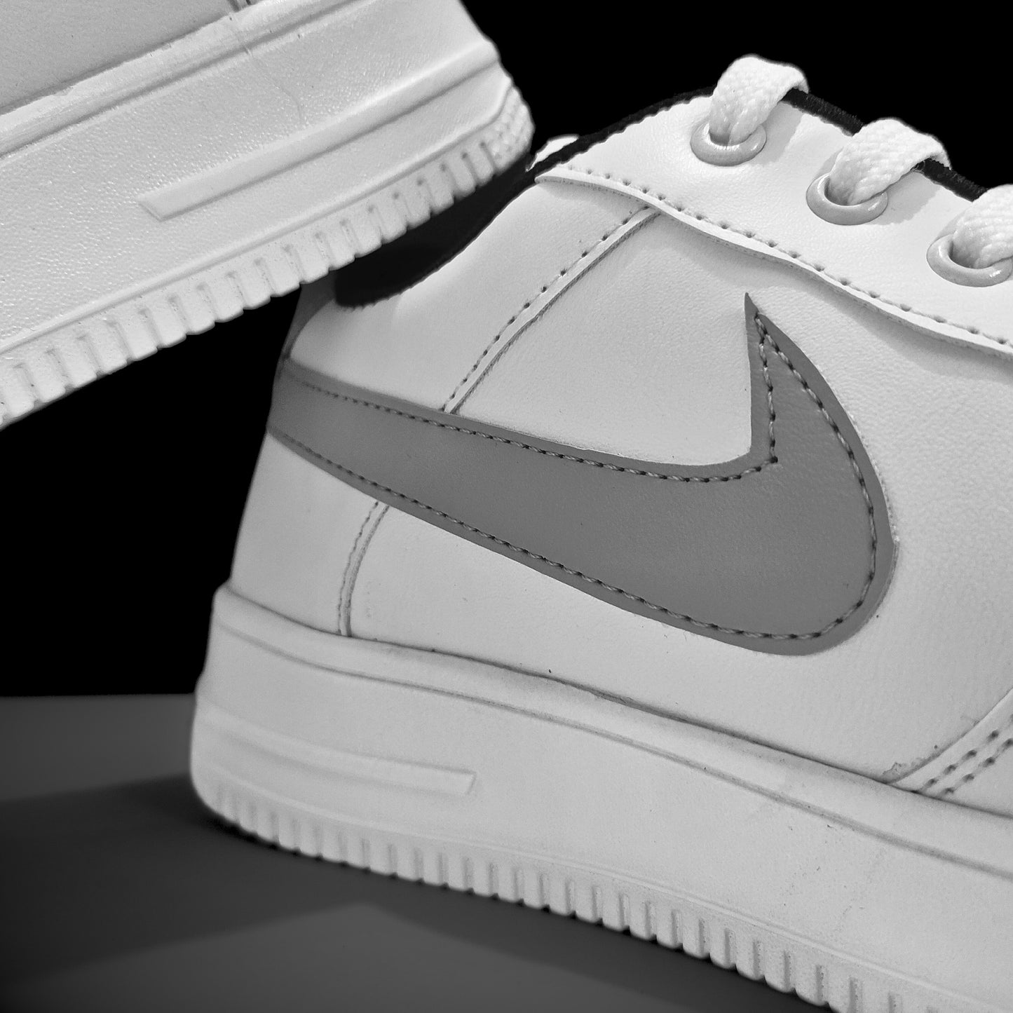 AIR FORCE 1 LOW GHOST GREY SNEAKERS