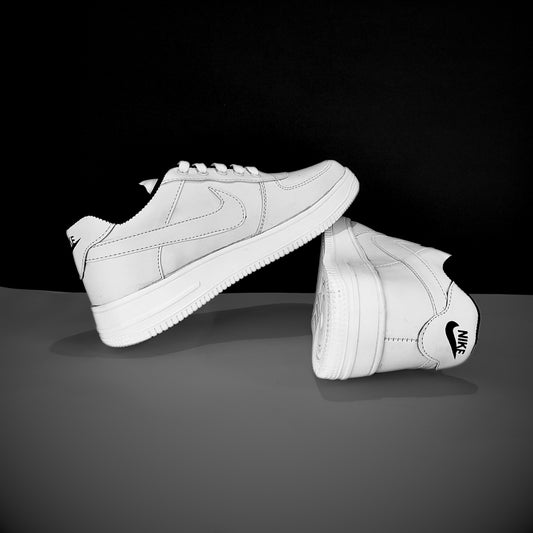 AIR FORCE 1 LOW '07 WHITE SNEAKERS