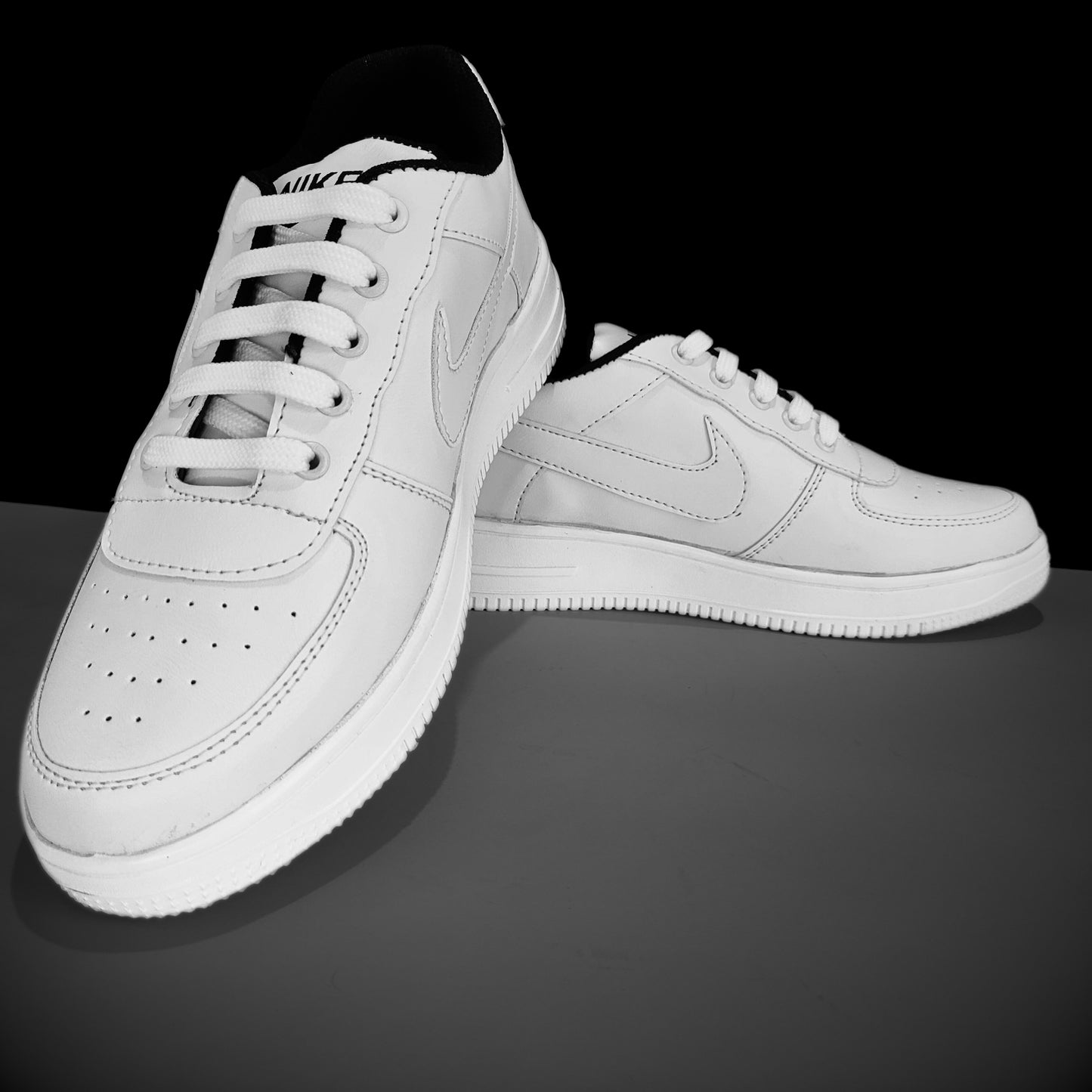AIR FORCE 1 LOW '07 WHITE SNEAKERS